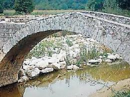 Centomila euro per mettere in sicurezza il ponte romano sul Melfa