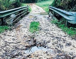 Strade come mulattiere: situazioni critiche sia in centro sia in periferia