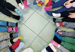 Alatri, "Un calzino per la diversità": i bambini protagonisti