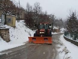 Allerta neve anche a basse quote: mezzi già pronti e spargisale in azione