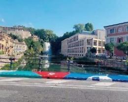 Isola del Liri, marciapiede colorato: il consigliere Scala vuole vederci chiaro