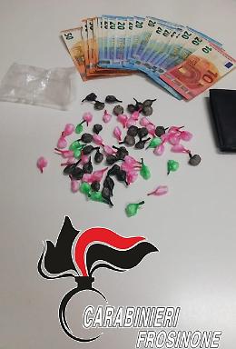 Duro colpo allo spaccio di droga, arrestato pusher rumeno: aveva 66 dosi di crack