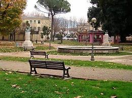 Siringhe abbandonate nel parco Santa Chiara...e ora spuntano anche preservativi
