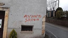 Chiesa imbrattata con scritte "politiche": l'ignoto vandalo colpisce ancora