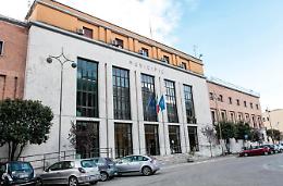 Sei tirocinanti tra i corridoi del Municipio. Neolaureati al lavoro