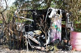 Roulotte distrutta dalle fiamme <br>Indagano i carabinieri