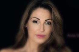 Bufera sulla Tatangelo nuda per la Lilt <br>Anna a "Le Iene": non volevo offendere