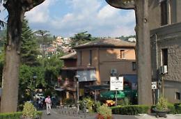 Scorribande in piazza, <br> l'appello dei commercianti