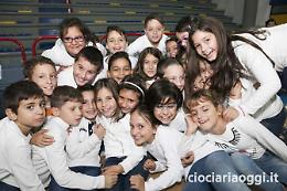 Balli e canti per la "Festa della scuola" <br>Guarda le immagini 