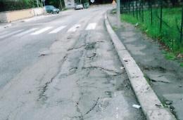 I residenti di via Maria protestano: <br>la strada della vergogna