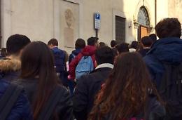 Nuova barricata al Liceo Filetico  <br>Prosegue la protesta degli studenti