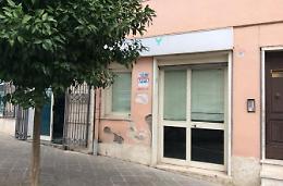 Vecchie insegne da rimuovere <br>Il Comune scrive ai negozianti