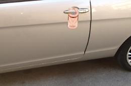 Volantini sexy in città <br>E' caccia aperta <br>agli autori della trovata