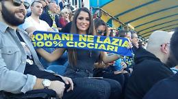 La bomba sexy Alessia Macari da canale 5 <br>al Matusa per tifare  i giallazzurri