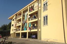 Cede il terreno in via Marciano <br>Palazzo Ater a rischio agibilità