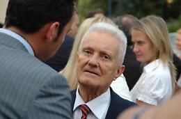 La sala del consiglio comunale<br>intitolata a Sandro Lunghi