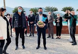 Un anno al sicuro dal virus: il presidente Buschini visita “Villa Algisa”