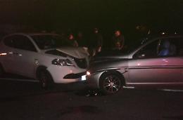 Schianto tra due auto in via per Frosinone: ferita una ragazza