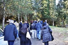 Apre il Villaggio di Natale all'Albaneta. Un fiume di gente tra le polemiche