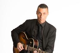 Alex Britti con il suo tour il 6 maggio sarà al Teatro Nestor di Frosinone