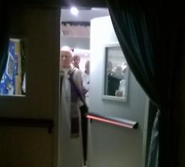 Il vescovo Spreafico apre la Porta della Misericordia in ospedale