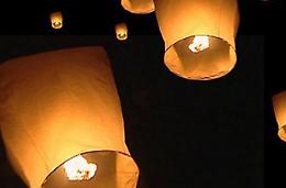 Sui lungoliri lo spettacolo di luce con la Festa delle lanterne