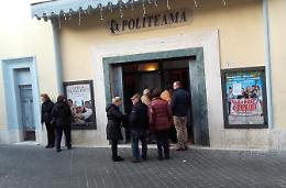 Riapre il cinema Politeama, tutti in fila per la prima