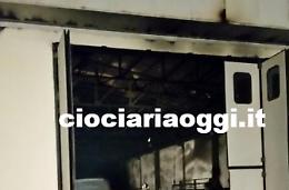 Incendio alla Cometal di Ferentino: sei i mezzi distrutti. Indagini sulle cause