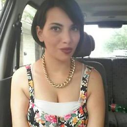 Amici e parenti aspettano Nicole Gentili per l'ultimo saluto