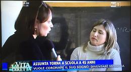 "La Vita in Diretta" tra i banchi con Assunta, la studentessa di 45 anni
