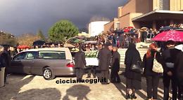 Funerali Cristiana Azzoli:  in migliaia per l'ultimo saluto alla 16enne