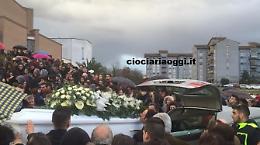 "Cristiana, ci sarai per sempre".  <br>Le parole del cugino e degli amici