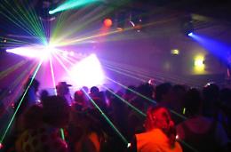 Discoteca abusiva in periferia, scattano i sigilli e i verbali