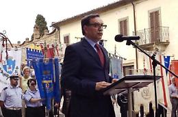 Il paese commemora il suo Olocausto con il sottosegretario Rossi