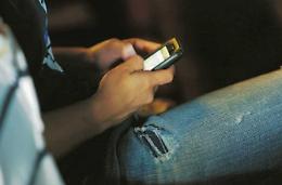 Telefonate bollenti nelle notte: prima sesso virtuale poi furti in casa. Pronte le ronde 