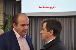 Il simbolo resta nel congelatore. Caos in casa Pd