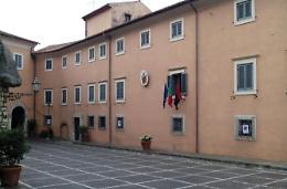 Vecchi debiti e contenziosi, una raffica di stangate sul Comune
