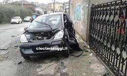 Scontro tra minicar e furgone, sedicenne ricoverato a Roma con un trauma cranico 