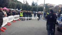 Frosinone-Udinese, lunghe code agli ingressi dello stadio e controlli serrati