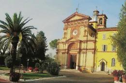 Furto sacrilego in chiesa: doppio sfregio, prima rubano oggetti sacri poi li buttano