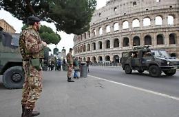 Terrorismo, Roma blindata a Pasqua: la gente teme i mezzi pubblici. Esercito in strada