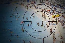 Allarme terrorismo sulle spiagge italiane: i "vu cumprà" possibili attentatori