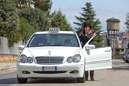 Le tassiste a Frosinone: quando guidare non è solo un mestiere da uomini