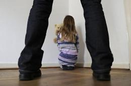 Abusò sessualmente di una bambina di 11 anni: ordine di carcerzione per un 48enne