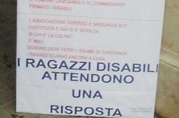 Ragazzi disabili senza assistenza. Padre disperato