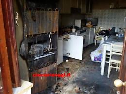 Frigorifero prende fuoco e sprigiona gas: cane salva un ragazzo dall'incendio