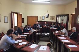 Rottura in consiglio: chieste le dimissioni dell'ex vice sindaco e dell'ex assessore 