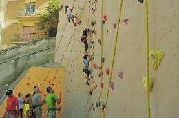 Inaugurata la parete per arrampicata e bouldering: il fascino della scalata<br>