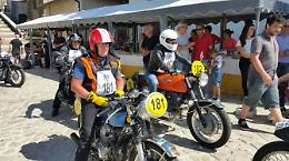 La tappa ciociara della Milano-Taranto, i centauri su moto d'epoca