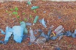 Soliti incivili in azione: canale al Porpuro trasformato in una discarica